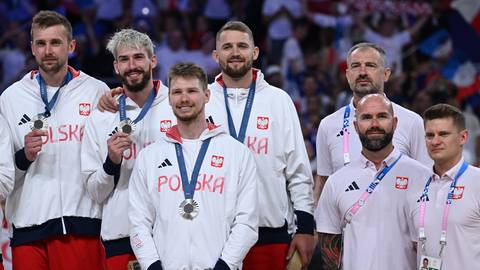 Paryż 2024: Ceremonia medalowa siatkarzy