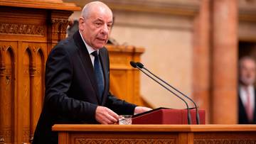 Prezydent Węgier ustępuje. Podpisał poprawkę do konstytucji