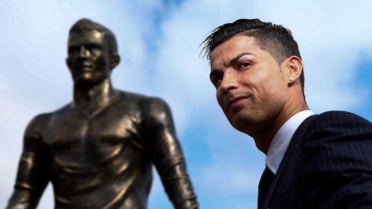 Pomnik Ronaldo stał się Messim