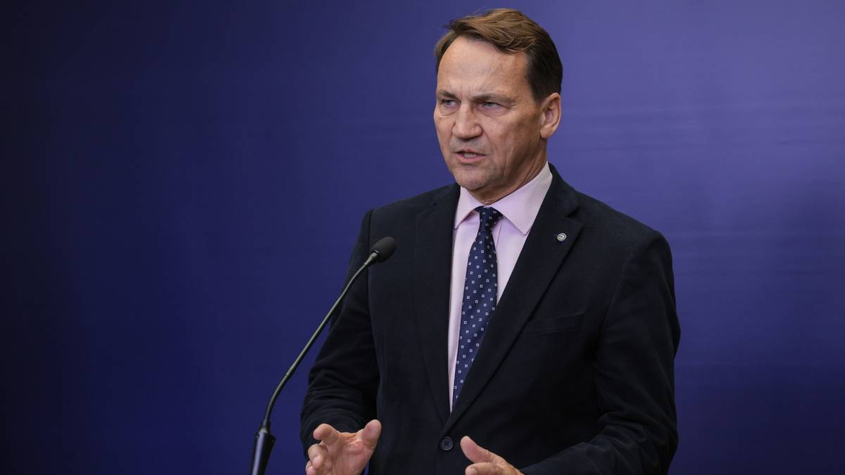 Sikorski reaguje na wywiad z Merkel. "Widocznie zapomniała"