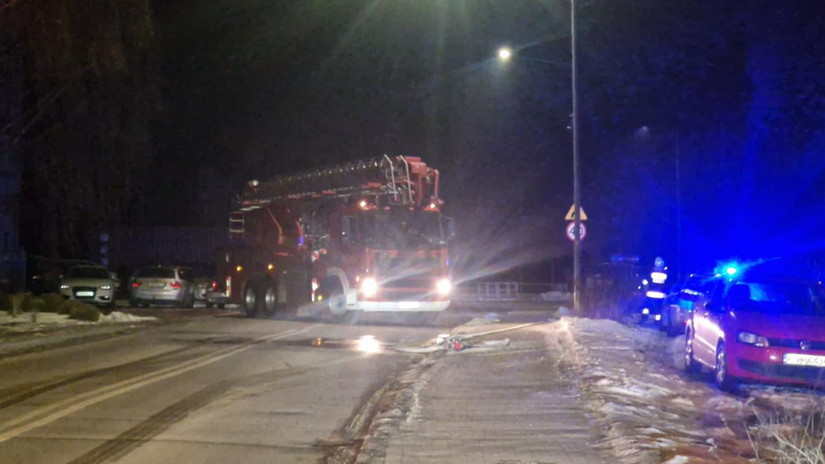 Pożar hali magazynowej w Małopolsce. W akcji kilkanaście zastępów straży