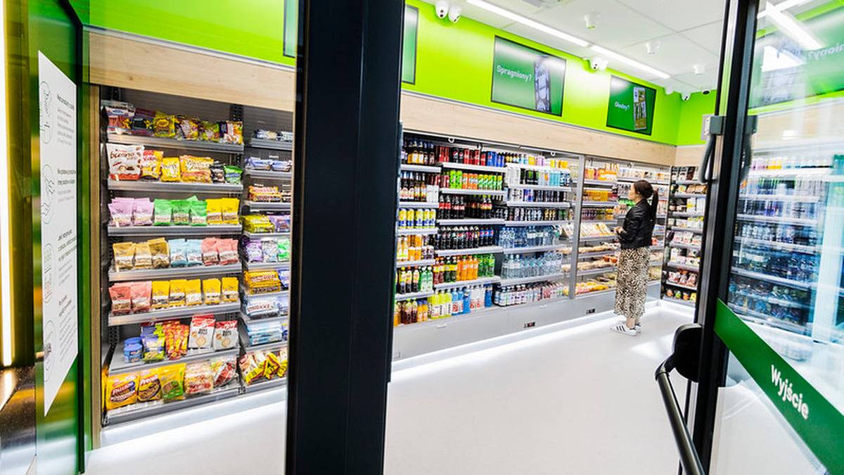 Skontrolowali setki etykiet cenowych. Trzy znane sieci sklepów pod lupą UOKiK