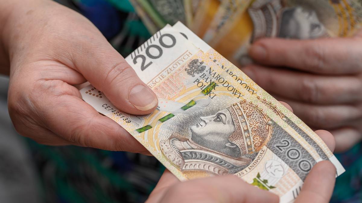 Dodatkowe pieniądze z ZUS po ukończeniu 60. roku życia. Sprawdź, czy ci się należą