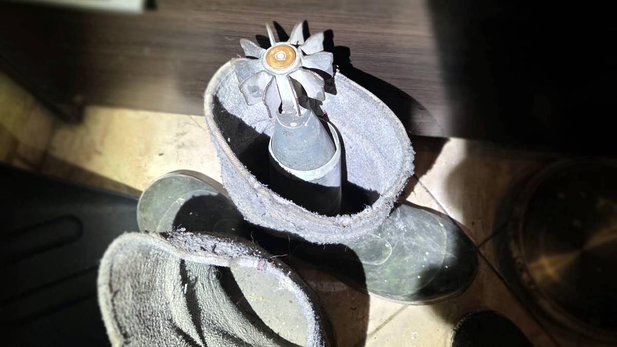 Listonosza zaniepokoiła nietypowa "dekoracja". Wezwał policję