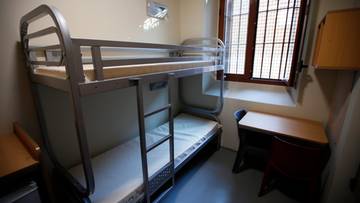 Więzienna cela Sarkozy'ego. Za dwie rzeczy będzie musiał zapłacić