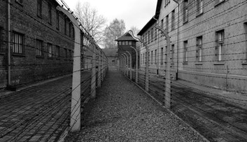 "Der Spiegel": zmarł były strażnik Auschwitz skazany za pomocnictwo w zamordowaniu ok. 300 tys. osób