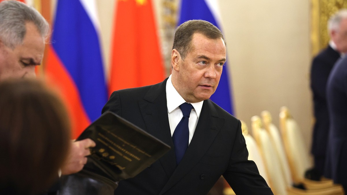 Dmitrij Miedwiediew chce zmiany taktyki Rosji. "Efekt będzie bardzo znaczący"