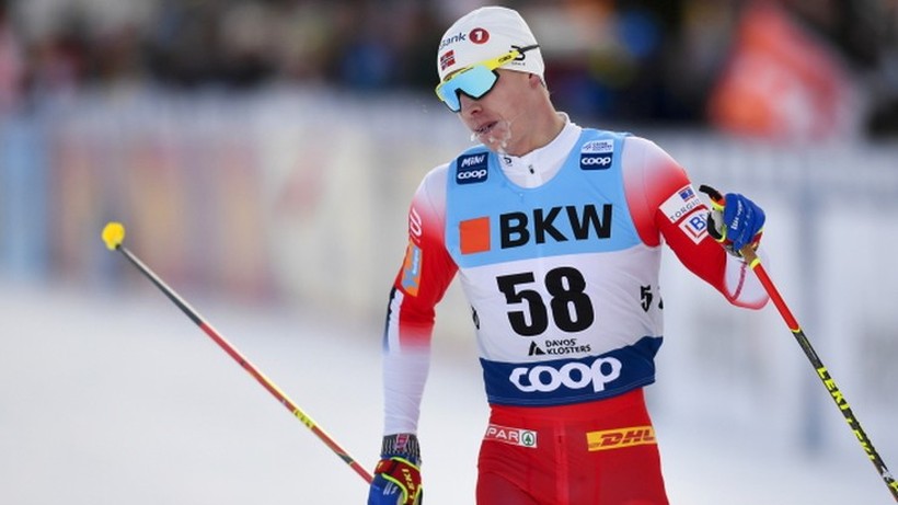 Pekin 2022: Simen Krueger kolejnym zakażonym w norweskiej kadrze biegaczy narciarskich