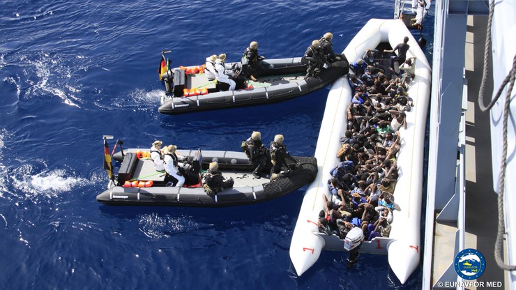 Niemcy chcą odsyłać uratowanych na morzu migrantów prosto do Afryki