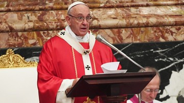 Papież chce debaty o zniesieniu celibatu księży. Powodem spadek powołań