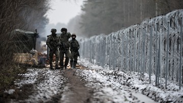 Polski patrol na granicy obrzucony kamieniami