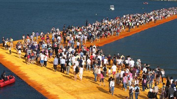 Ogromne zainteresowanie instalacją Christo na jeziorze Iseo