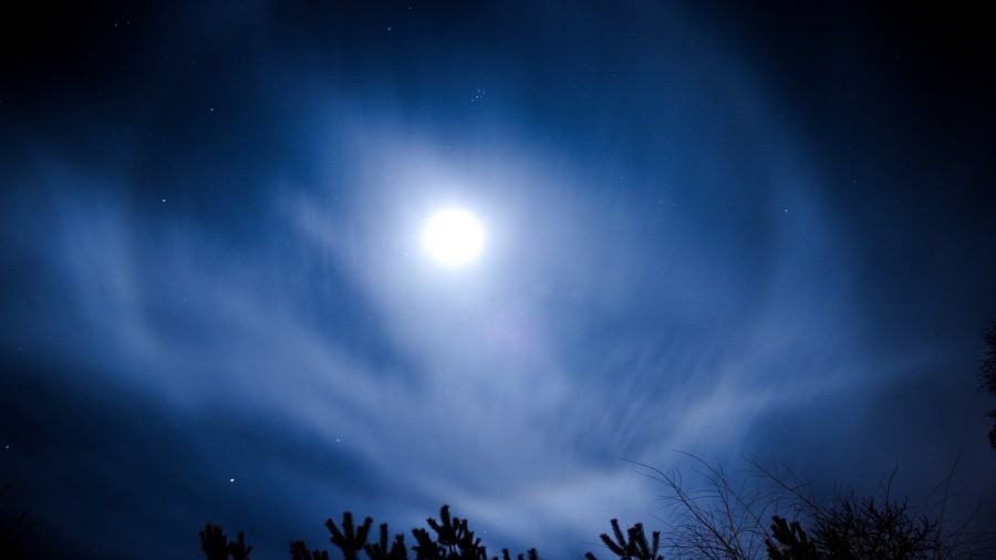 Halo księżycowe. Fot. Wojtek.
