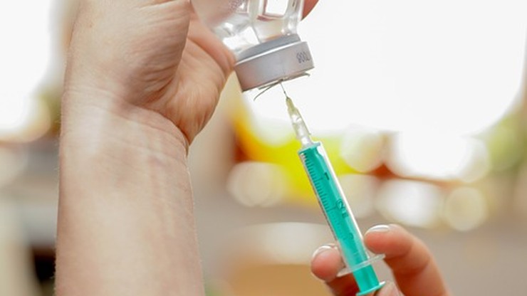 Ministrowie zdrowia i rodziny: utrzymanie obowiązku szczepień jest konieczne