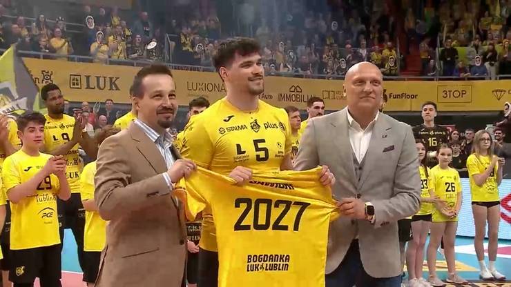 Przyjmujący - Mikołaj Sawicki