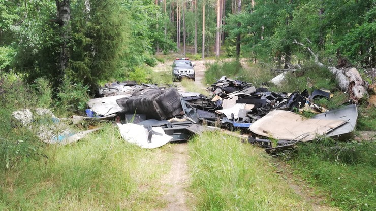 Ogromna ilość odpadów w środku lasu. Leśnicy apelują o pomoc w ustaleniu sprawcy