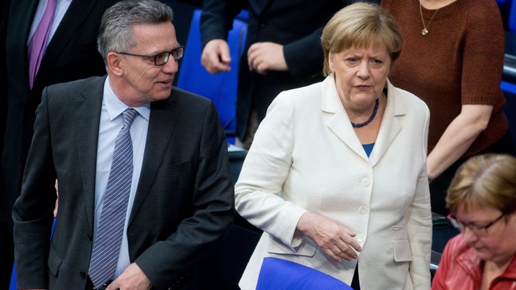 Niemcy: szef MSW apeluje o czujność wobec terrorystów
