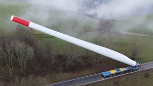 31.12.2020 06:00 Tak przerażająco wygląda transport 67-metrowej łopaty wirnika turbiny wiatrowej