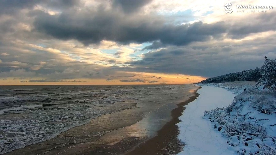 Zima na plaży w Mrzeżynie. Fot. Webcamera.pl
