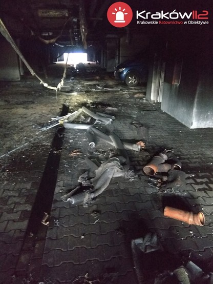 Pożar w garażu podziemnym w Krakowie