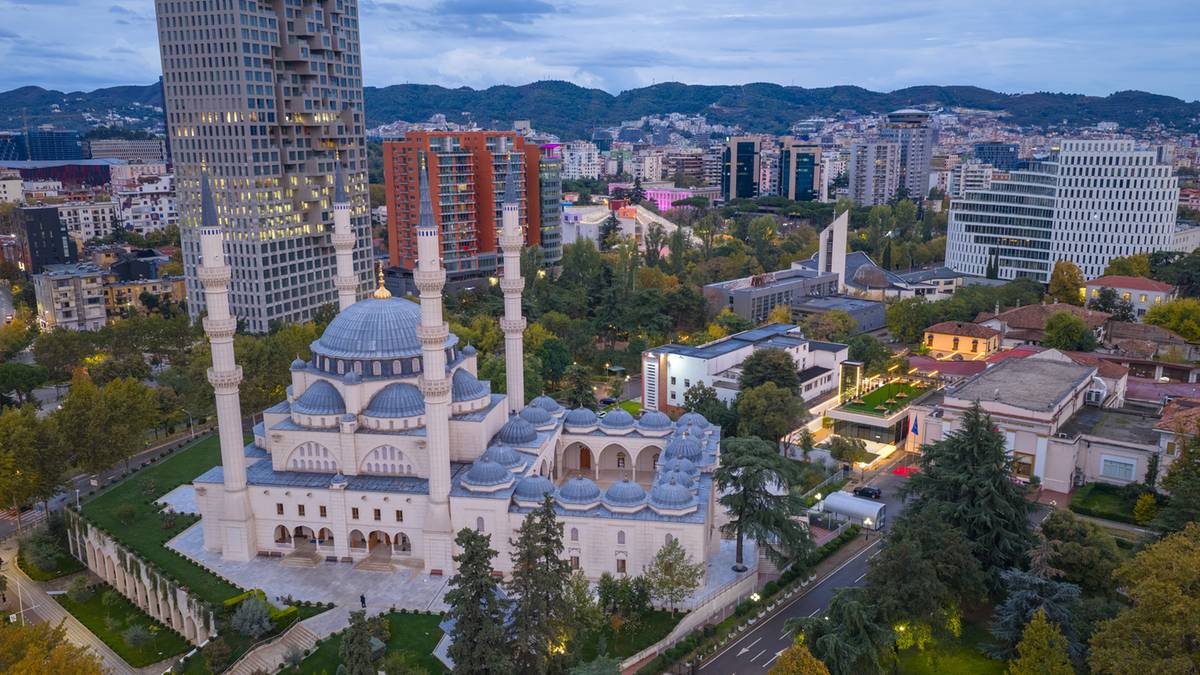 Premier Albanii Edi Rama zapowiedział utworzenie suwerennego państwa Bractwa Bektaszytów