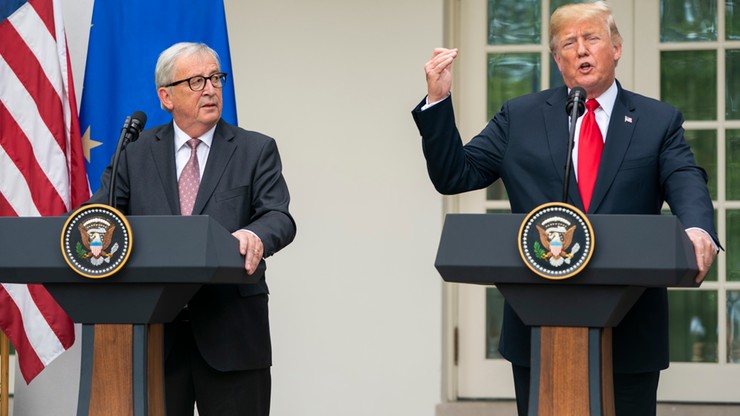 Trump ogłasza "nową fazę" w relacjach z UE i podjęcie negocjacji handlowych