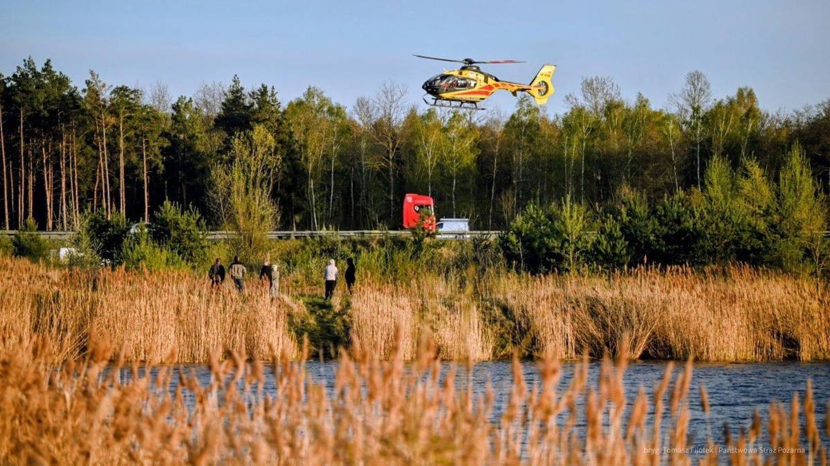 Dramatyczny wypadek w Łódzkiem. Trzy osoby reanimowano, w akcji śmigłowce LPR