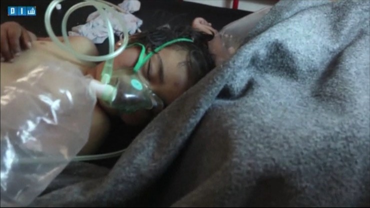 Atak chemiczny w Syrii. Zginęło co najmniej 100 osób, w tym dzieci