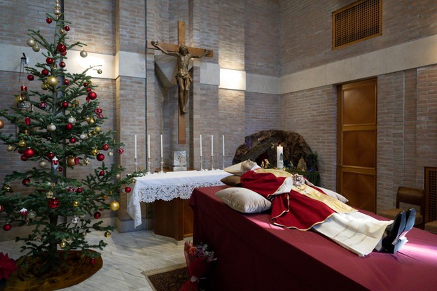 Watykan opublikował zdjęcia zmarłego Benedykta XVI