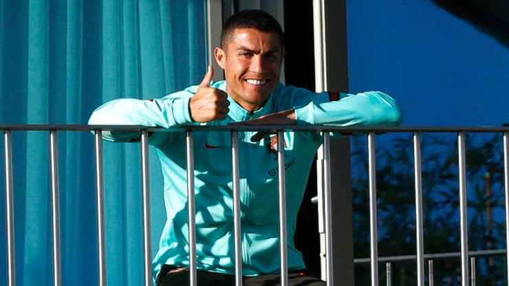 Cristiano Ronaldo mimo kwarantanny wrócił do Włoch. Złamał zasady?