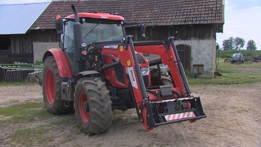 Psuje się nowy traktor za 300 tys. zł. Dealer i producent odmawiają pomocy