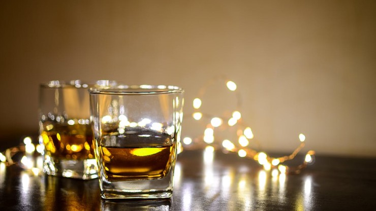 Prezydent Piotrkowa Tryb. chce zakazu sprzedaży alkoholu w nocy
