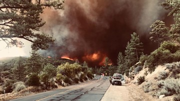 Kalifornia walczy z pożarami. 6 osób zginęło, ponad 50 tys. ewakuowanych