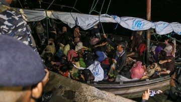 Ponad miesiąc 105 osób dryfowało na tonącej łodzi
