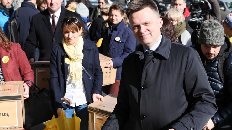 Hołownia zawiesza kampanię wyborczą. "Polacy potrzebują dziś otuchy"