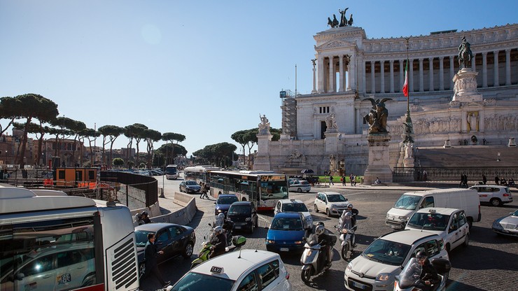 Burmistrz Rzymu pyta o fatalną komunikację. Do wygrania bilety na... metro i autobusy