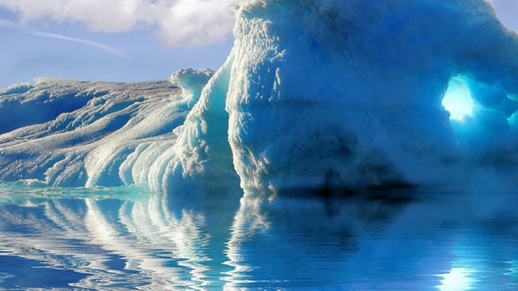 Gigantyczna góra lodowa zmierza w kierunku brytyjskiej wyspy
