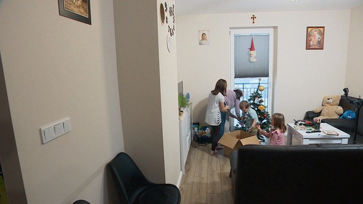 "Interwencja". Wielodzietna rodzina spędzi pierwsze święta w nowym domu