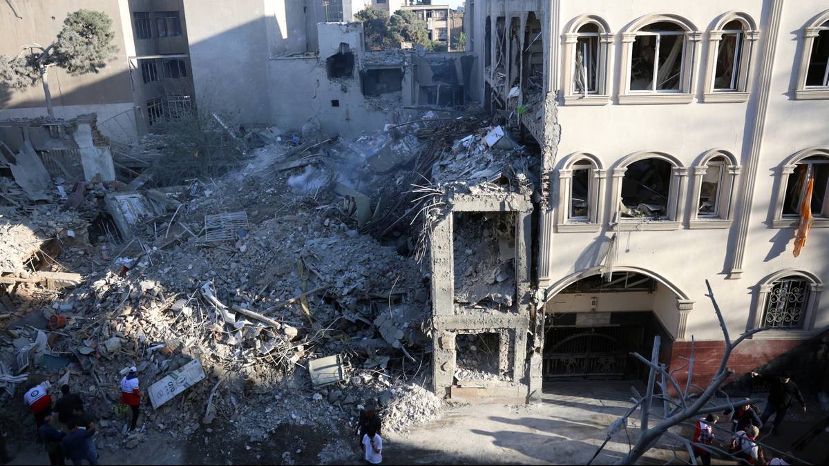 Zerwano rozejm w Iranie? Media o wybuchach na dwóch wyspach