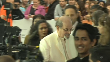 Salman Rushdie zaatakowany podczas spotkania z czytelnikami 