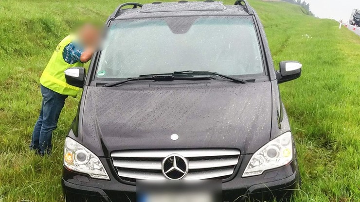 21-latek ukradł auto w Niemczech. Wpadł, bo... ugrzązł na polskiej autostradzie