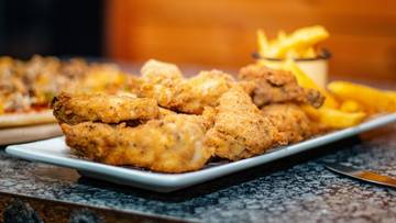 Ryzyko listeriozy po spożyciu kurczaka. GIS wydał pilny komunikat