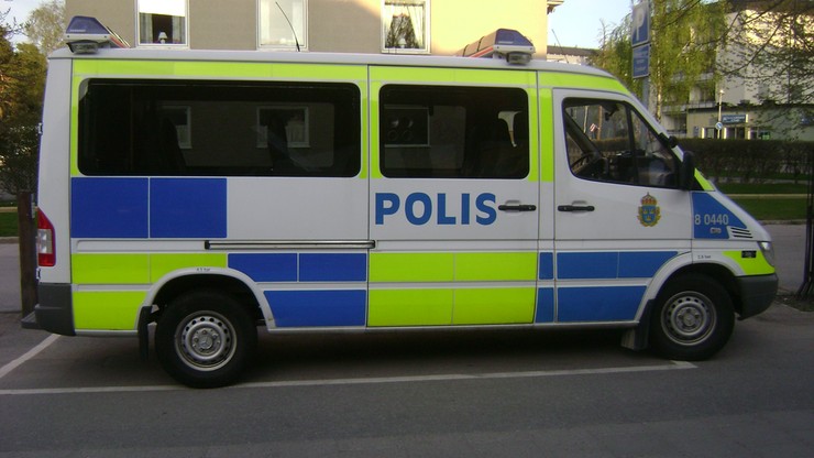 W nocy w Göteborgu zamaskowane grupy podpaliły dziesiątki samochodów. Nikt nie został ranny