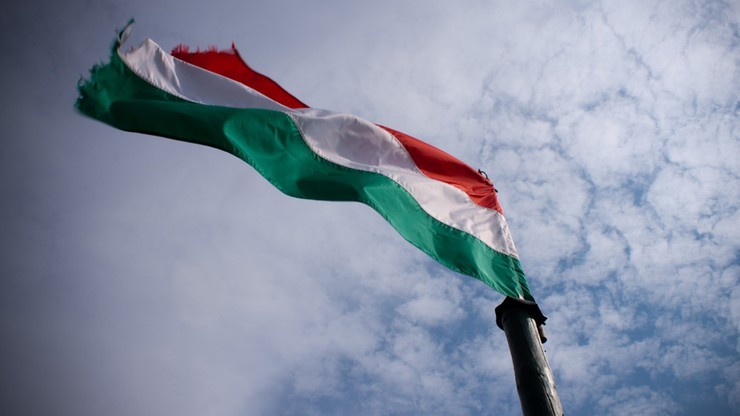 Redakcji opozycyjnego węgierskiego portalu zawieszono akredytację parlamentarną