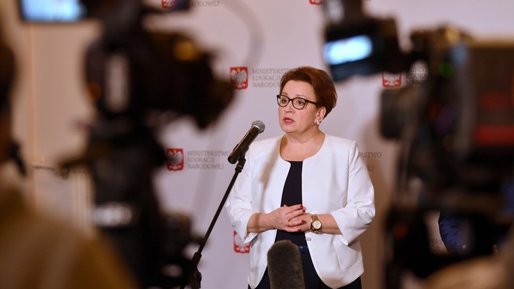 Minister Zalewska zaskoczona deklaracją o strajku nauczycieli. "Rozmawiamy dalej"