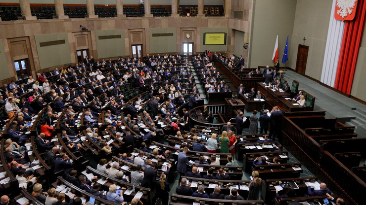 Sejm przyjął sprawozdanie z wykonania budżetu za 2017 r., udzielił rządowi absolutorium