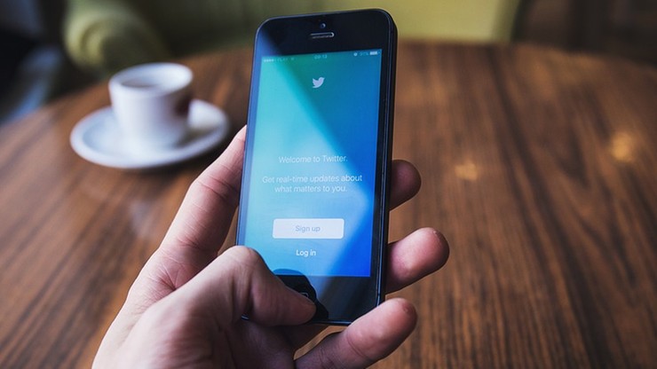 Twitter zawiesił 360 tys. kont za promowanie terroryzmu