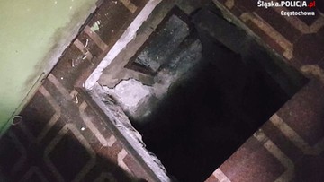 Nie płacił alimentów. Przed policją ukrył się pod podłogą