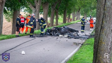 Porsche doszczętnie spłonęło. Nie żyje dwóch mężczyzn