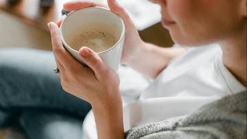 Picie kawy a mózg. Naukowcy odkryli wpływ, o którym mało kto wie